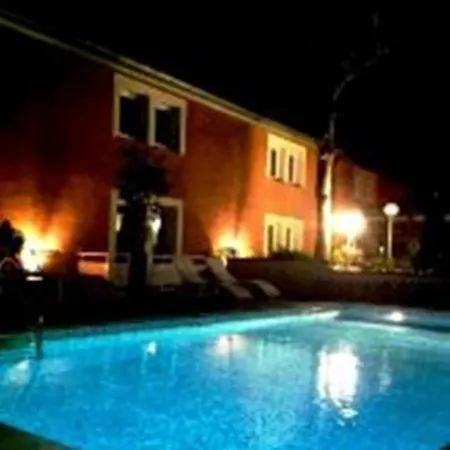 Argus Hotel